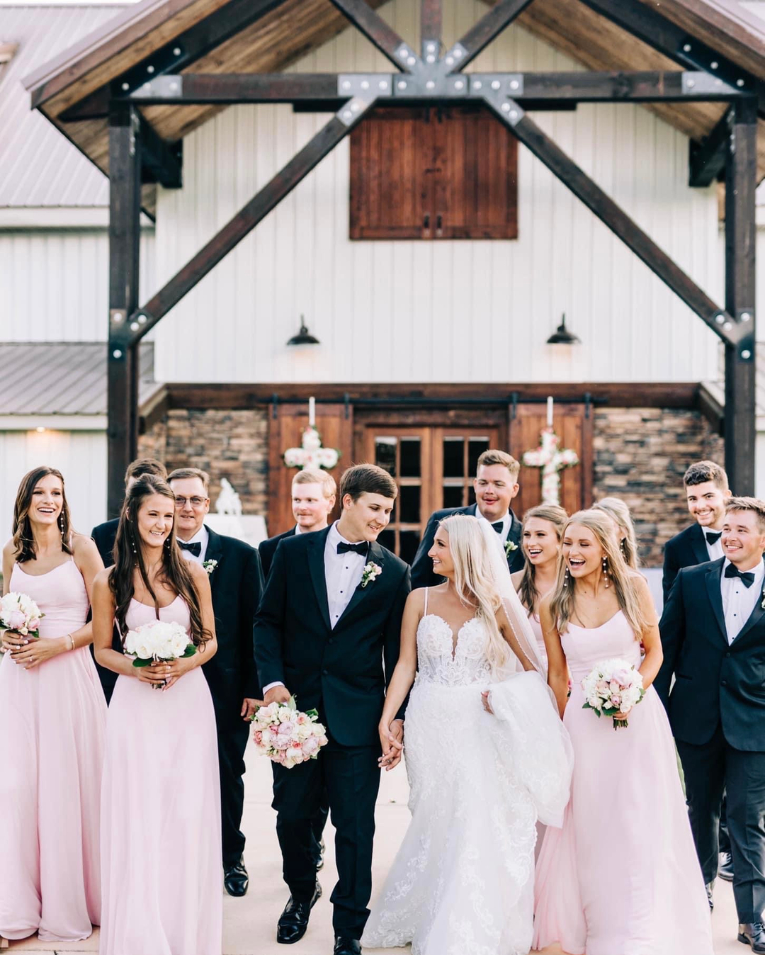 bridal party photoshoot outside legacy at serenity farms