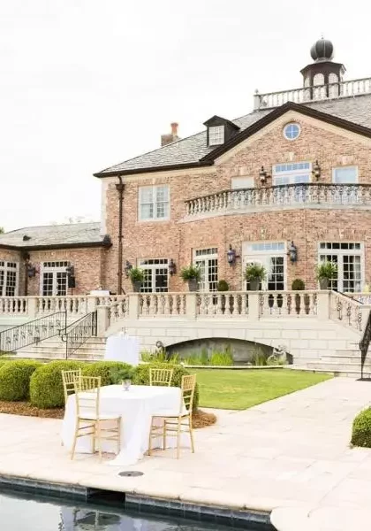 Wedding at Fountain View Mansion front with tables