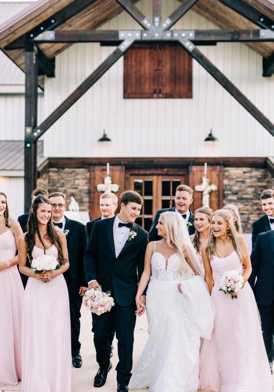 bridal party photoshoot outside legacy at serenity farms